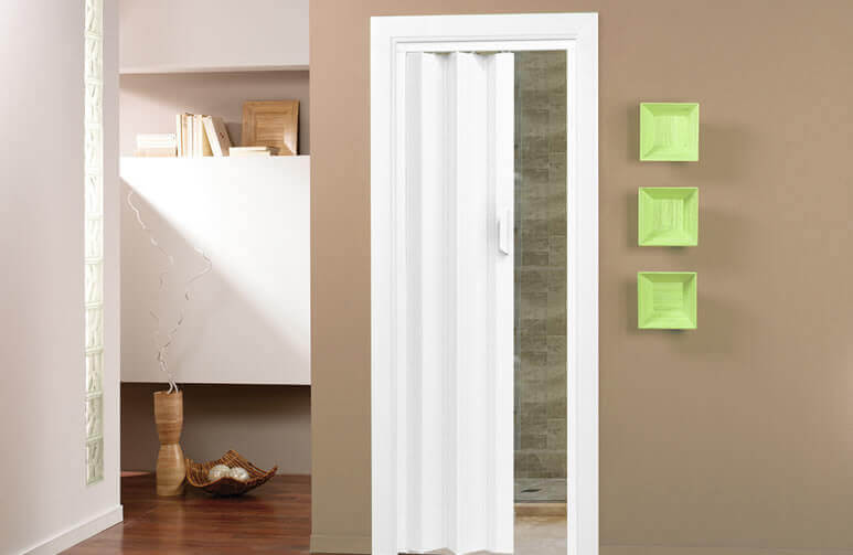 Instalação de Porta Sanfonada